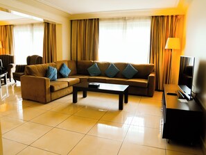 Presidential Suite | Premium bedding, down duvets, pillow-top beds, minibar - Abuja Continental Hotel (Abuja)