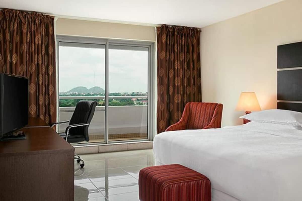 Premium bedding, down comforters, pillowtop beds, minibar