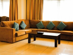 Suite presidencial | 1 dormitorio, edredones de plumas, colchones con acolchado adicional