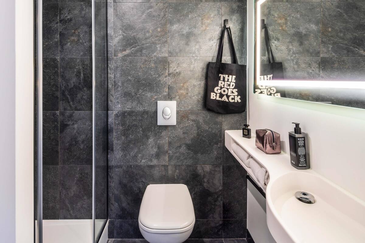 premium bedding, in-room safe, desk, iron/ironing board