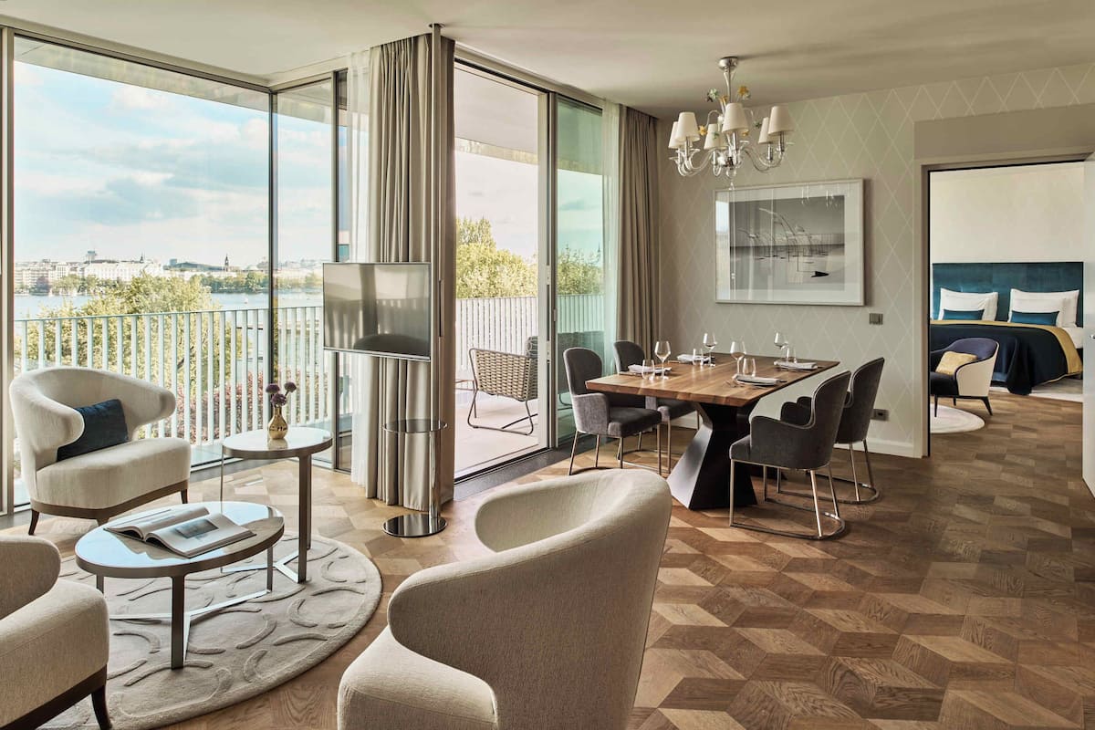 Senator Suite | 1 slaapkamer, luxe beddengoed, een minibar met enkele gratis items