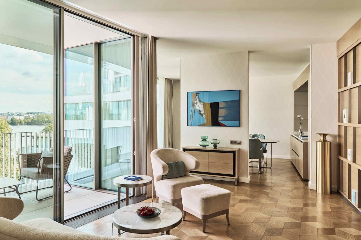 Panorama suite | 1 slaapkamer, luxe beddengoed, een minibar met enkele gratis items