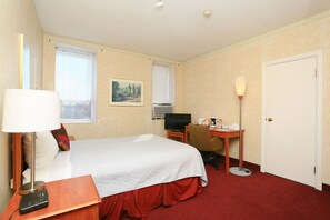 Economy Room, 1 Queen Bed | Iron/ironing board, free WiFi - Royal Inn and Suites (Guelph)