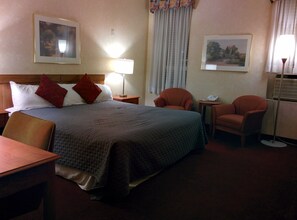 Room - Royal Inn and Suites (Guelph)