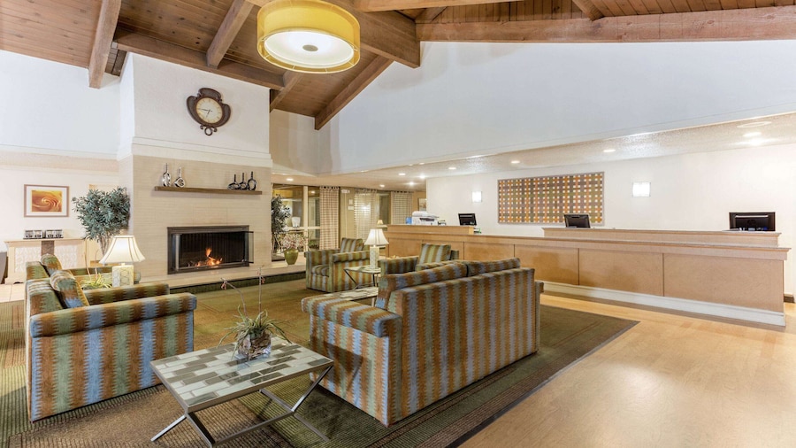 La Quinta Inn & Suites by Wyndham Redding