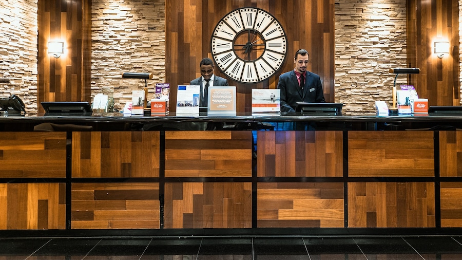 Crowne Plaza Newark Airport by IHG