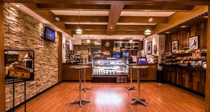 Crowne Plaza Newark Airport by IHG