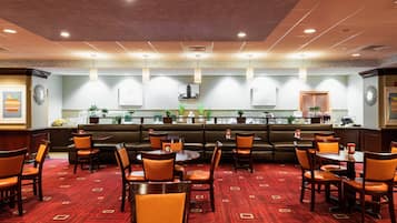 Buffet déjeuner (19 USD par personne)