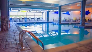 屋内プール、屋外プール