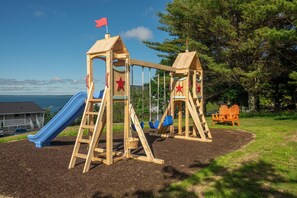 Children’s play area – outdoor