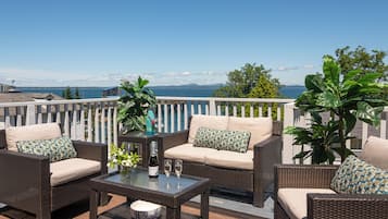 Dßner servi sur place, spécialités Cuisine américaine, vue sur la mer