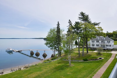 Atlantic Oceanside Hotel & Conference Center