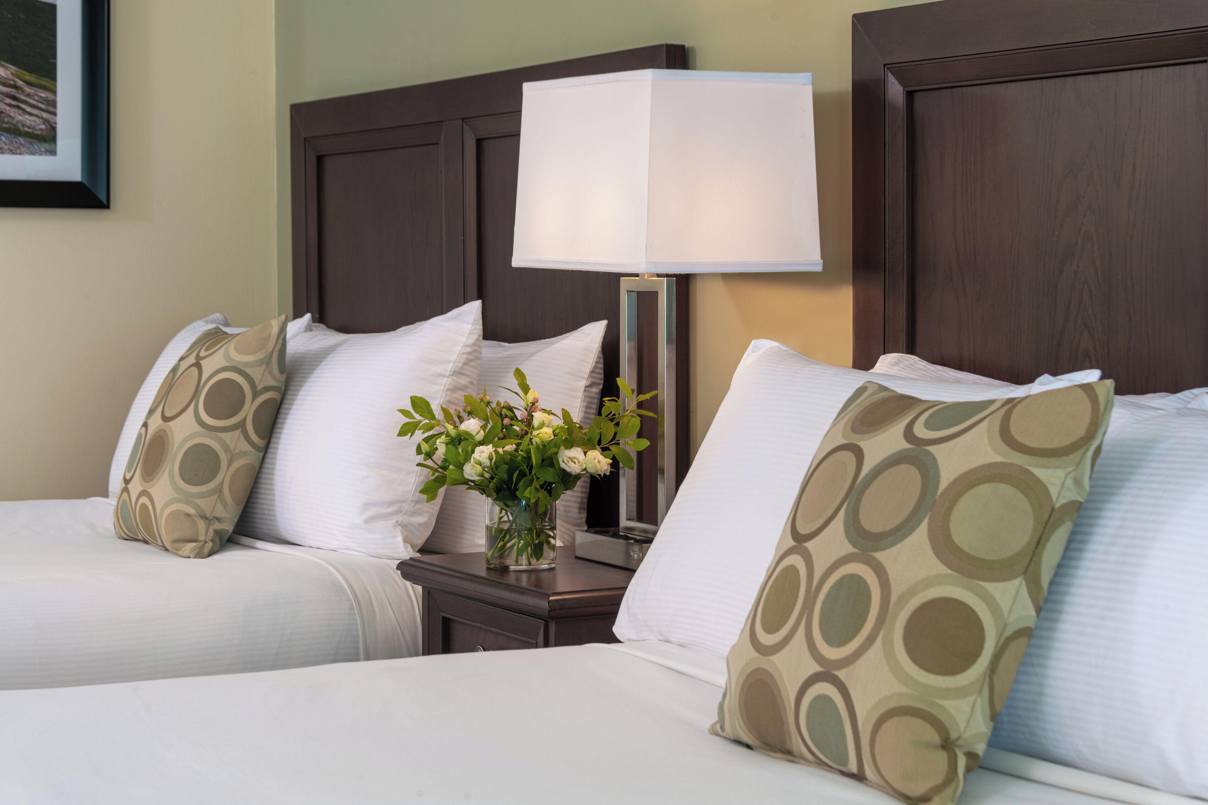 ada portside 2 queen bed balcony | egyptian cotton sheets, in-room safe, individually decorated