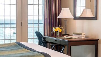 Egyptian cotton sheets, in-room safe, individually decorated