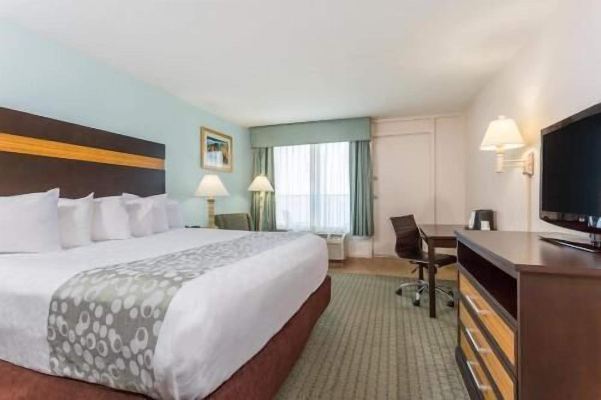 In-room safe, desk, iron/ironing board, free cots/infant beds