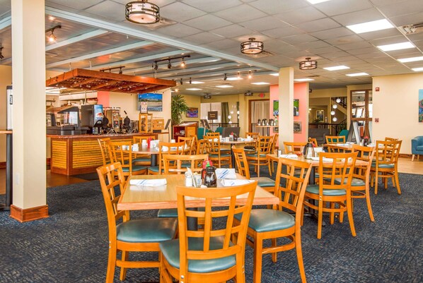 2 restaurants, breakfast served