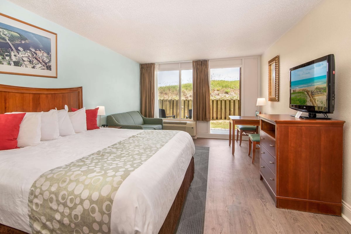 Room, 1 King Bed, Non Smoking (Dune View)