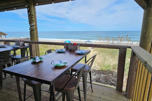 2 restaurants, breakfast served