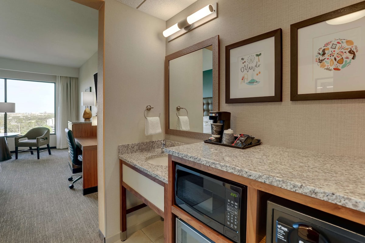 1 bedroom, premium bedding, in-room safe, desk