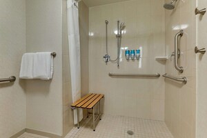 Drury Plaza Hotel Orlando Disney Springs Area