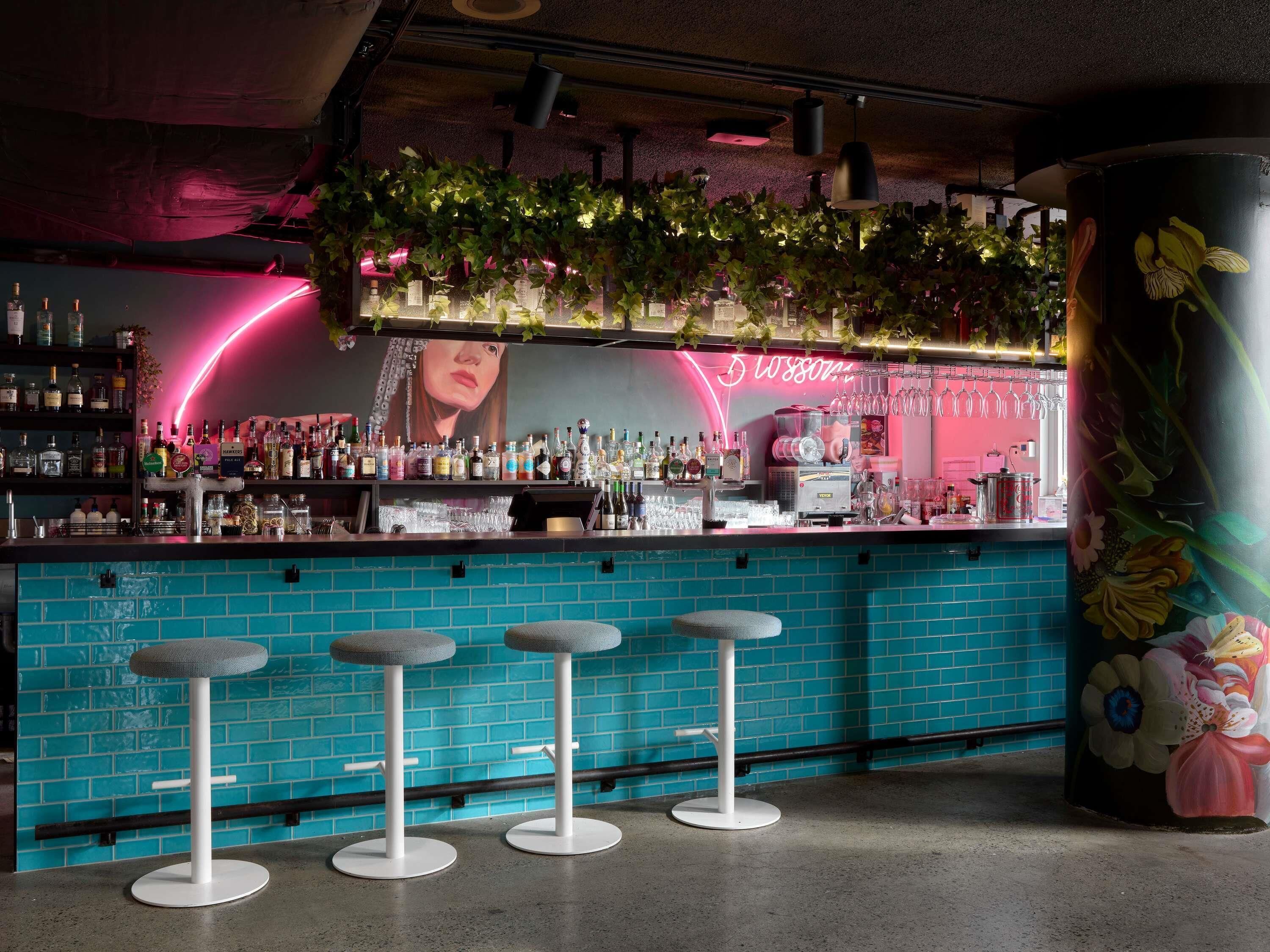 2 Bars/Lounges, Bar auf der Dachterrasse