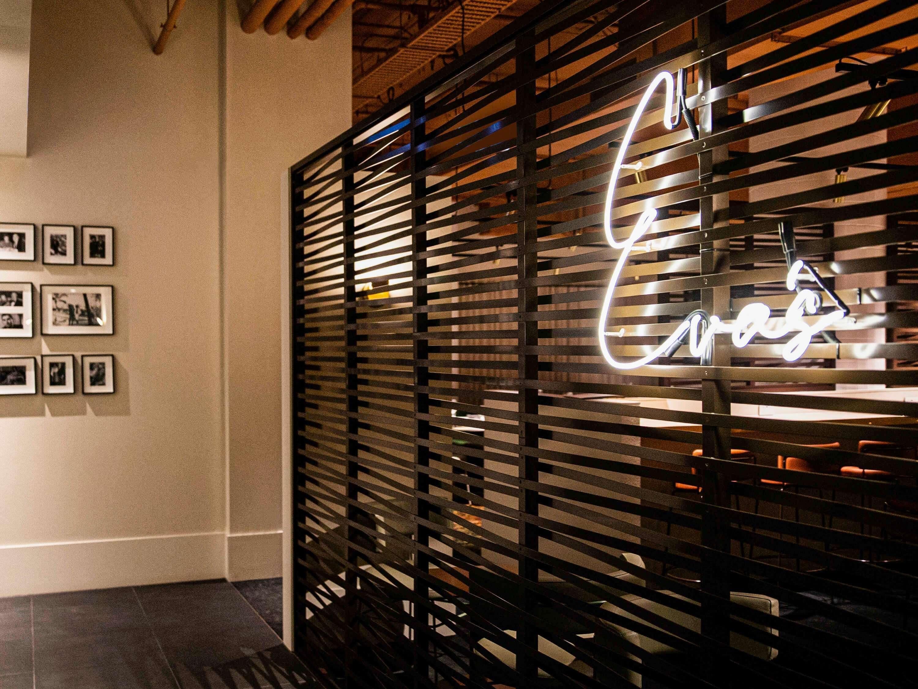 2 bars i un bar al terrat 