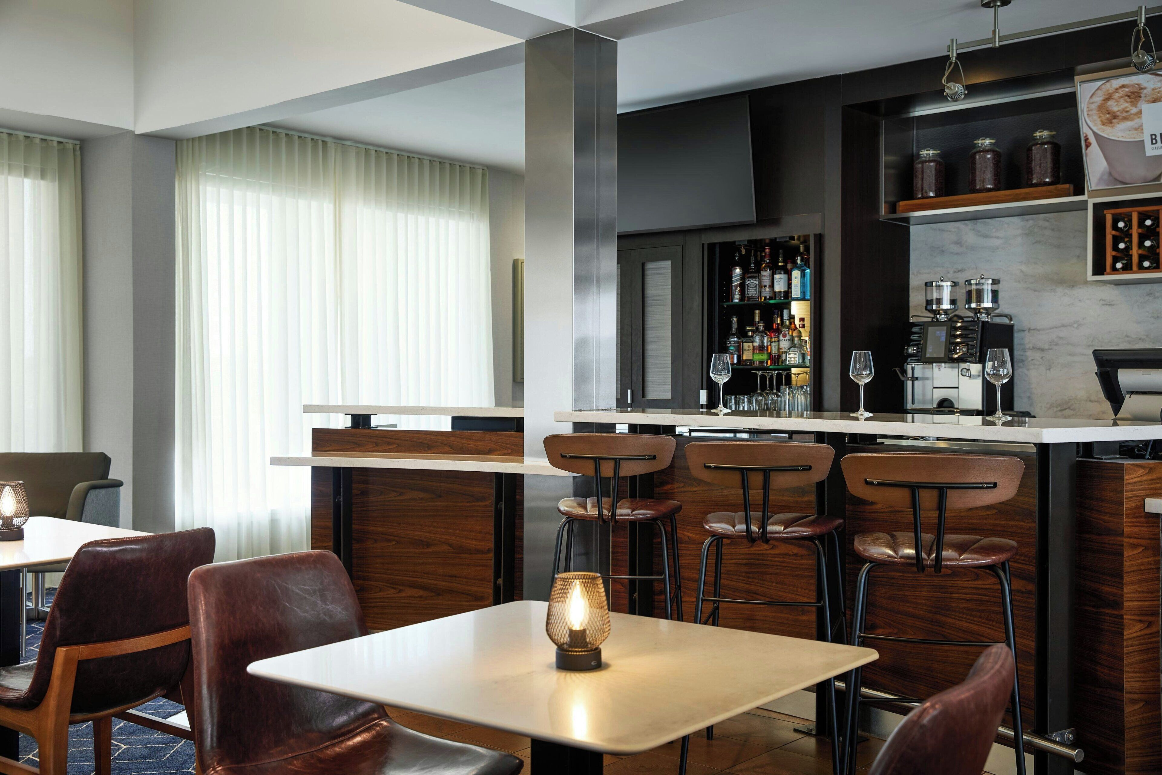 breakfast and dinner served, american cuisine