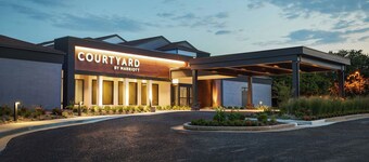 Courtyard by Marriott St Louis Westport Plaza