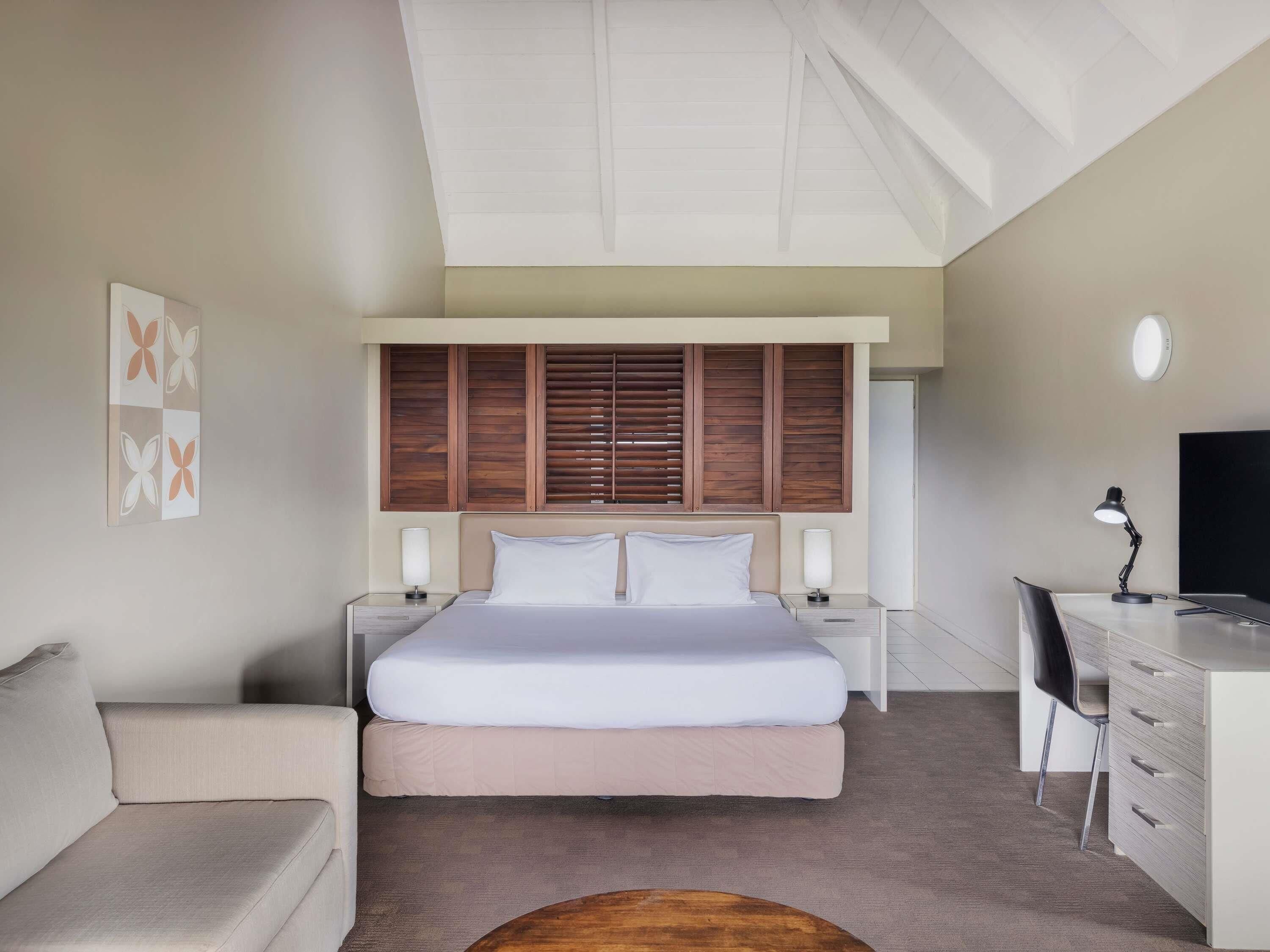 Executive Room, 1 King Bed with Sofa bed | Minibar, in-room safe, individually furnished, desk