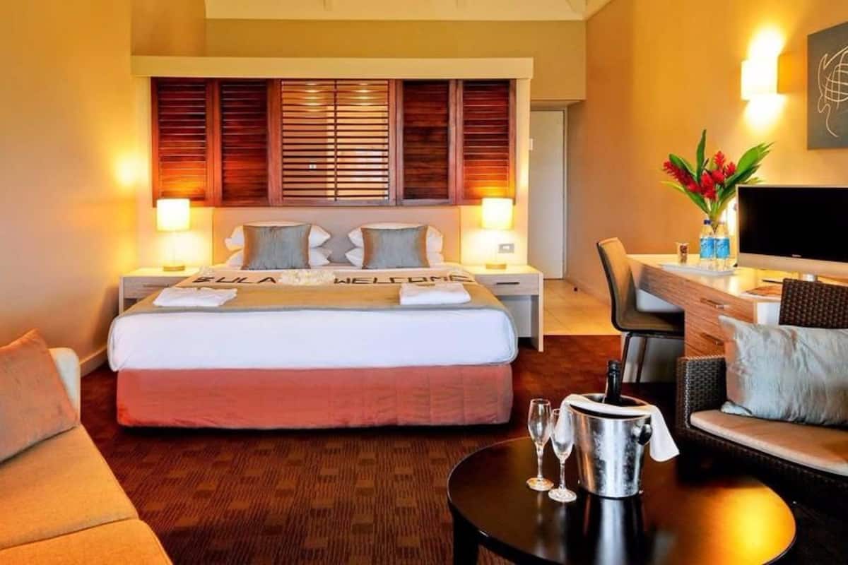 executive room, 1 king bed with sofa bed | minibar, in-room safe, individually furnished, desk