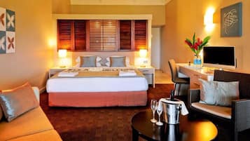Executive Room, 1 King Bed with Sofa bed | Minibar, in-room safe, individually furnished, desk