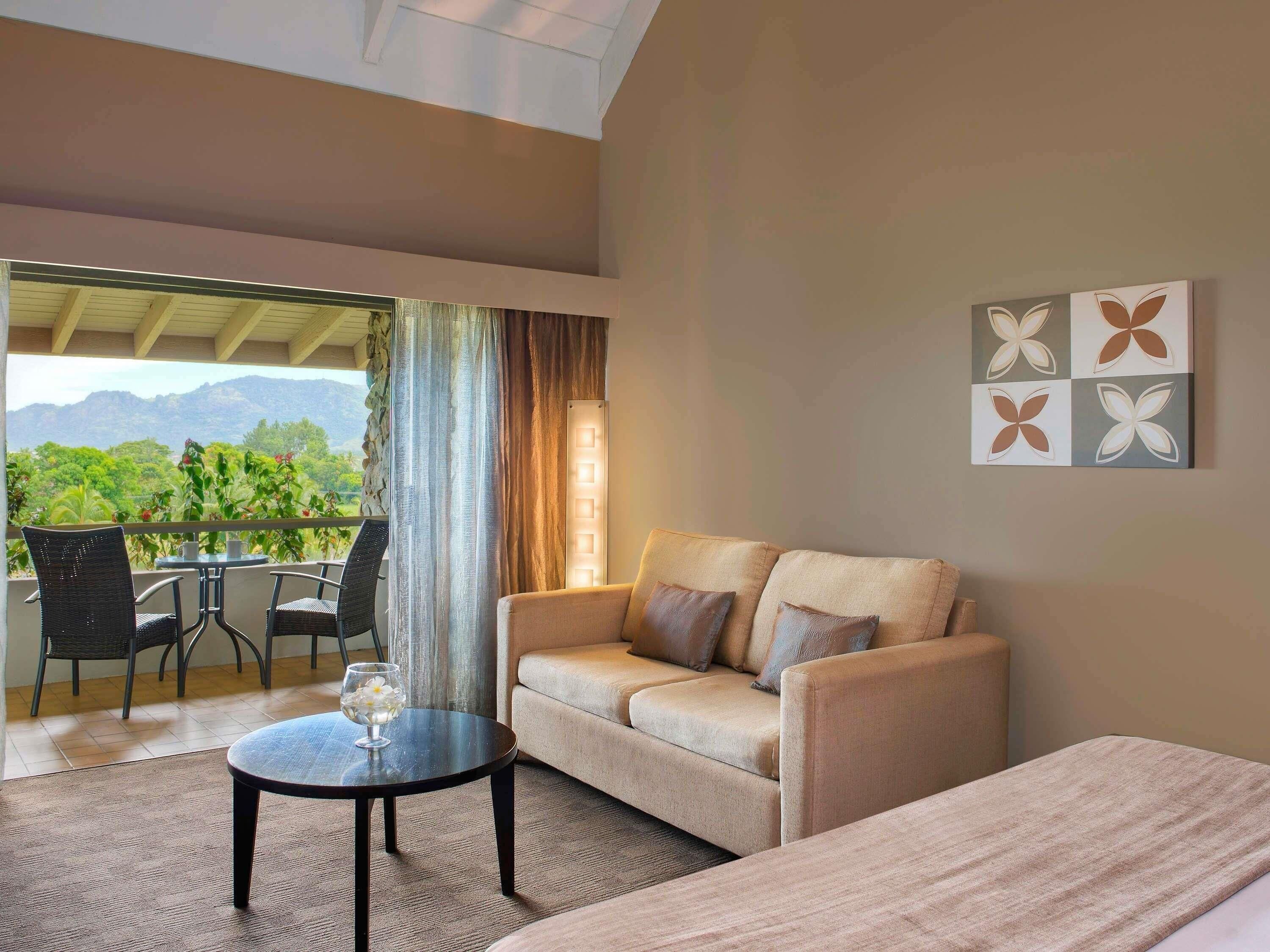 Executive Room, 1 King Bed with Sofa bed