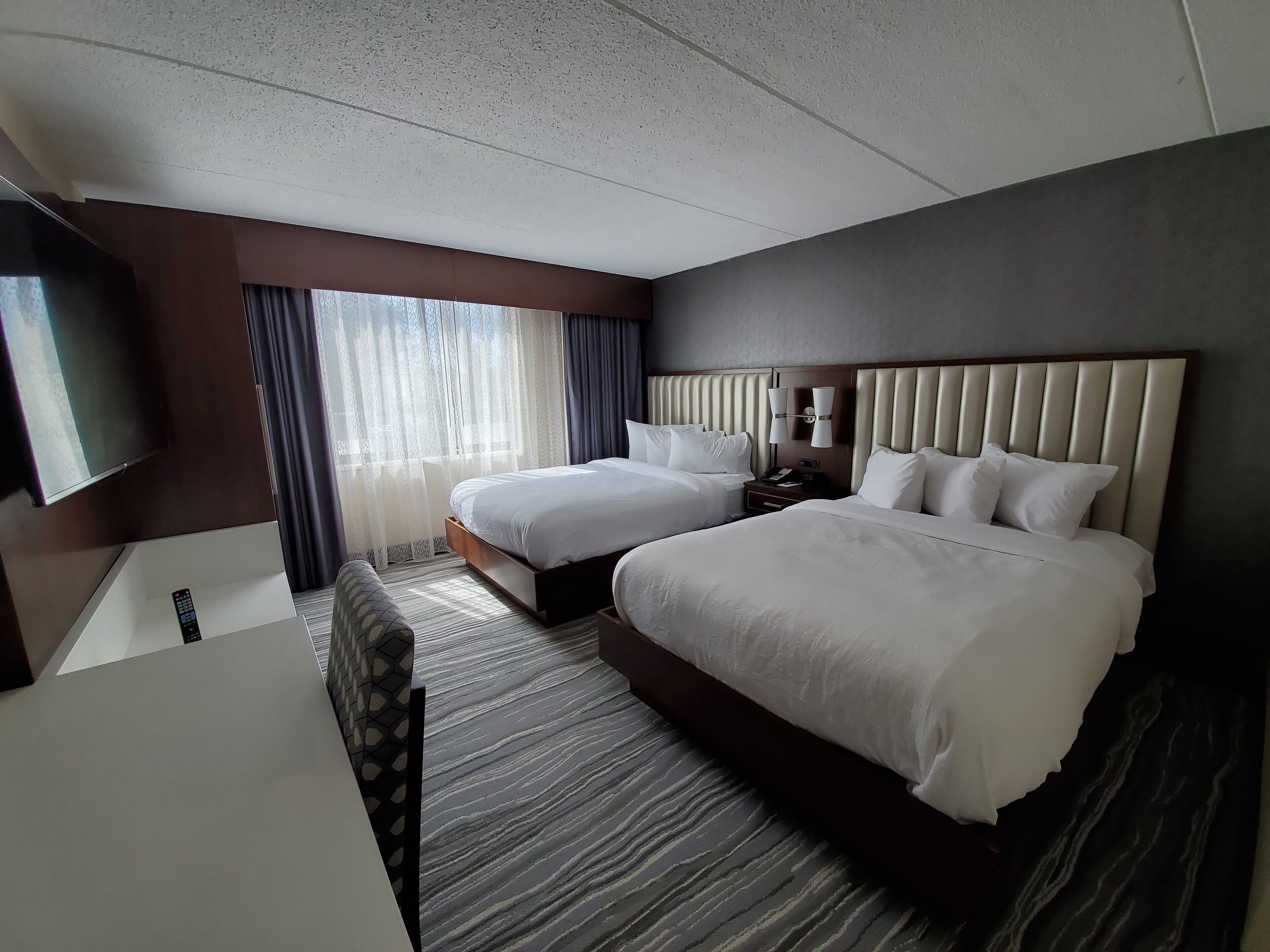 2 doubles suite, non smoking | 1 bedroom, in-room safe, desk, laptop workspace