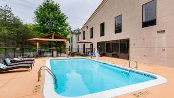 Außenpool (je nach Saison geöffnet)