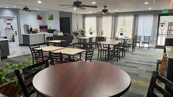 Tägliches inbegriffenes Frühstücksbuffet