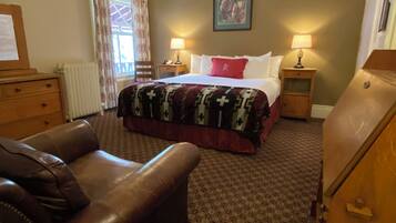 Standard Single Room, 1 King Bed, Mountain View | Premium bedding, down comforters, iron/ironing board, free WiFi