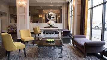 ロビー応接スペース