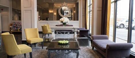 Área de estar no saguão