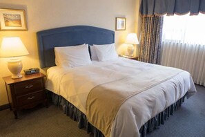 Camera Premium | Una scrivania, tende oscuranti, ferro/asse da stiro, Wi-Fi gratuito