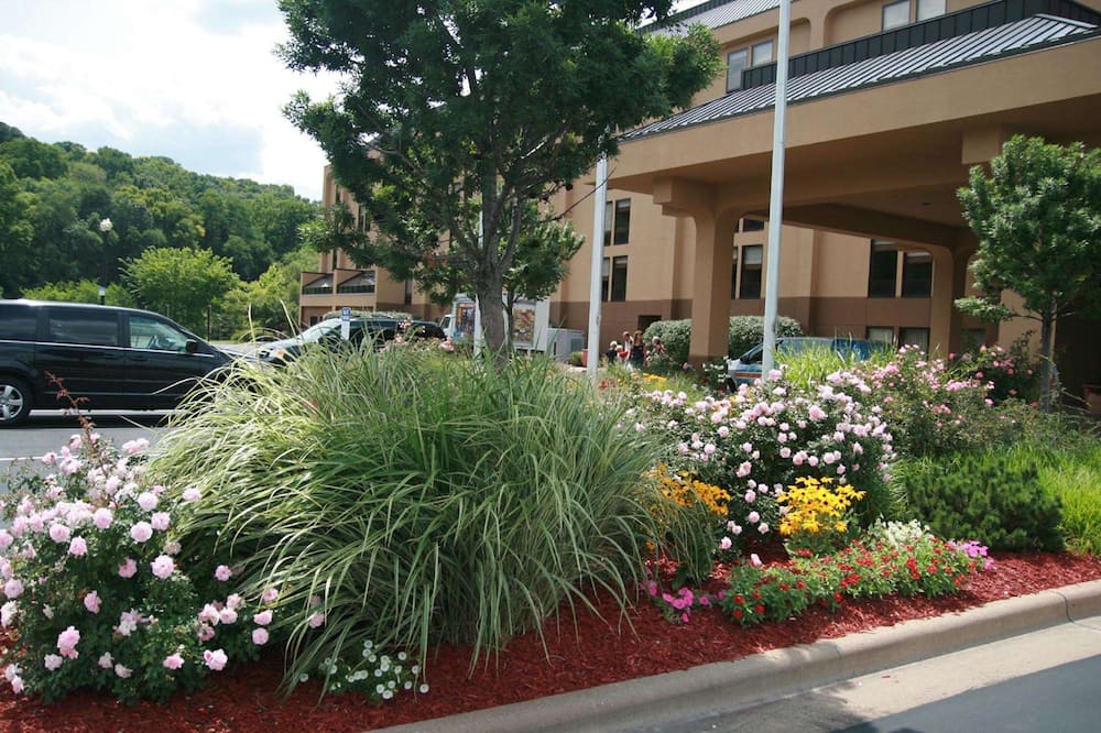 luxury hotels in Peoria