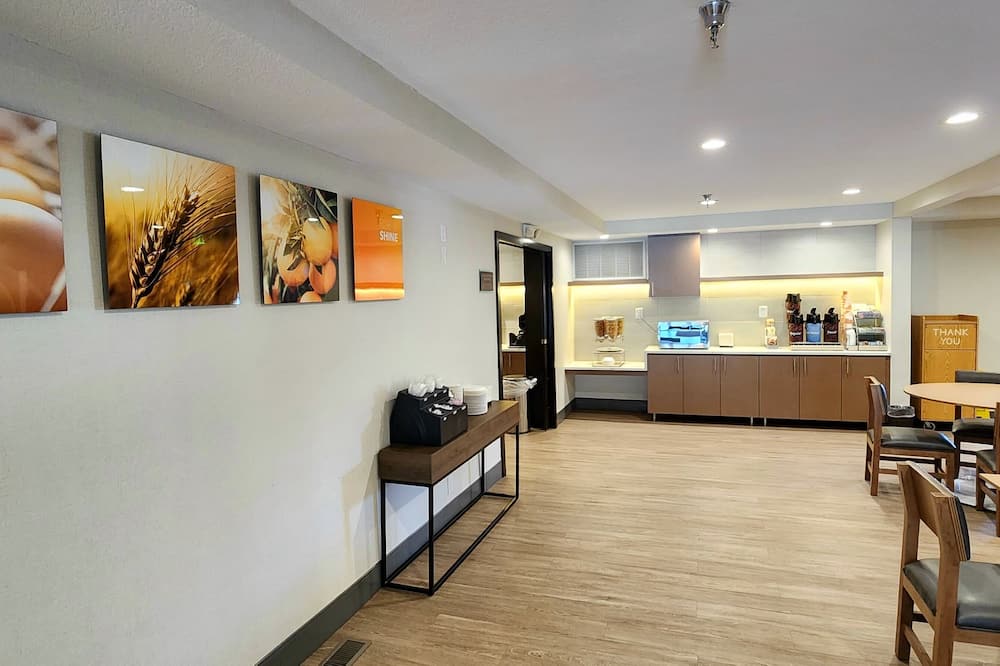 Comfort Inn & Suites Shakopee Downtown Area