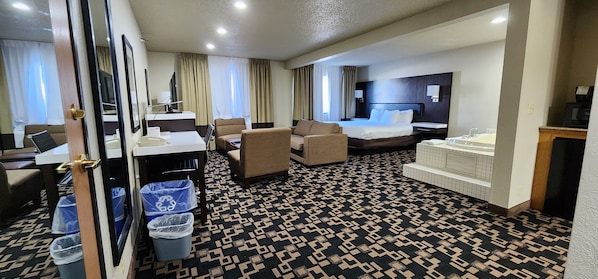 Suite, 1 King Bed with Sofa bed, Non Smoking, Jetted Tub | In-room safe, desk, laptop workspace, blackout curtains