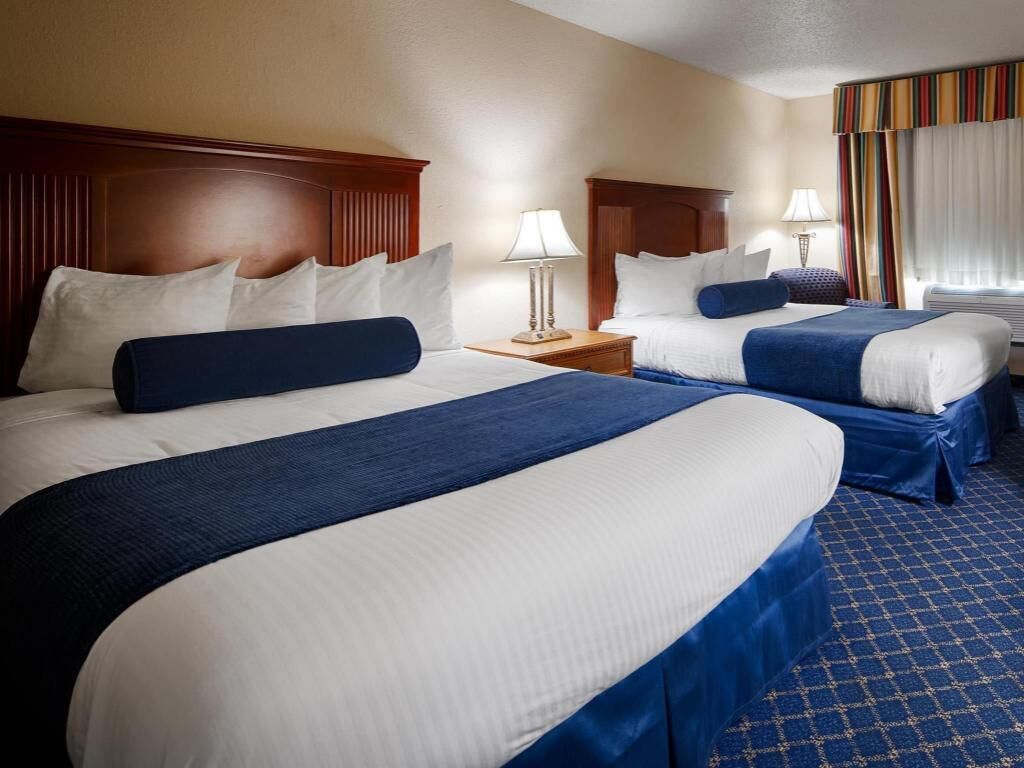 In-room safe, desk, laptop workspace, blackout curtains