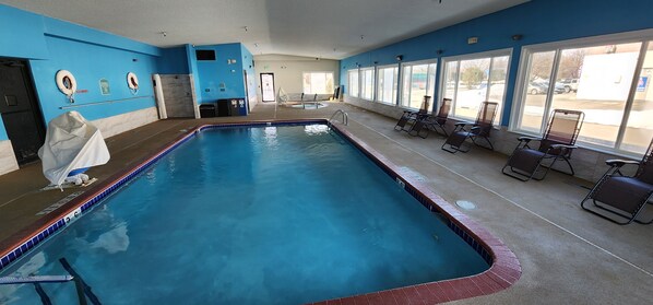 Una piscina cubierta