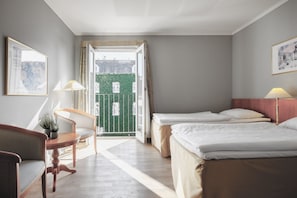 Standardzimmer, 2 Einzelbetten | Schreibtisch, Bügeleisen/Bügelbrett, kostenloses WLAN, Bettwäsche