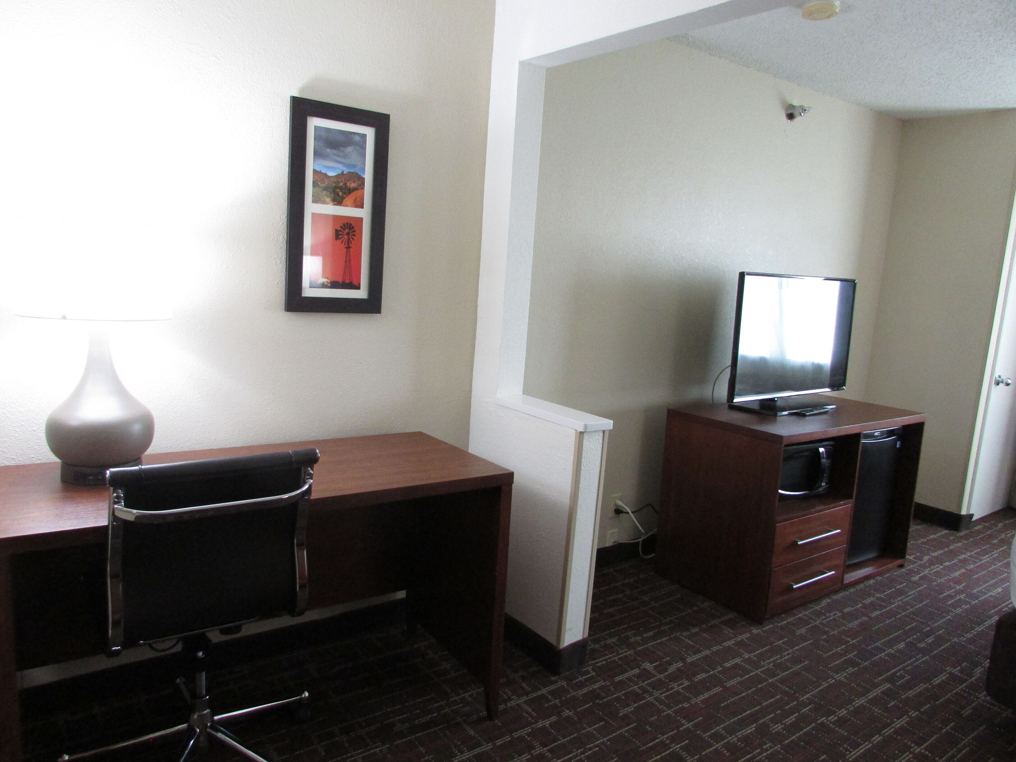 suite, 1 king bed, accessible, non smoking | room amenity