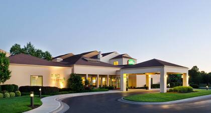Courtyard by Marriott Kansas City Overland Park/Metcalf