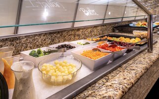 Desayuno buffet todos los días (con cargo)