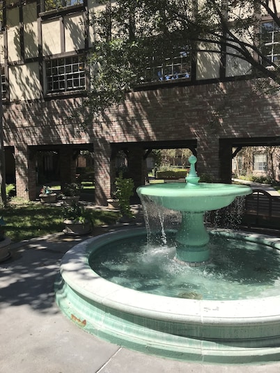 Anaheim Majestic Garden Hotel