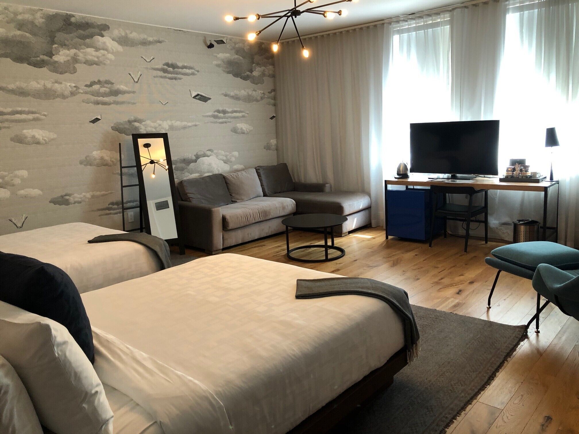 أغطية فراش متميزة وألحفة محشوة بالريش وأسرّة بطبقة علوية مريحة